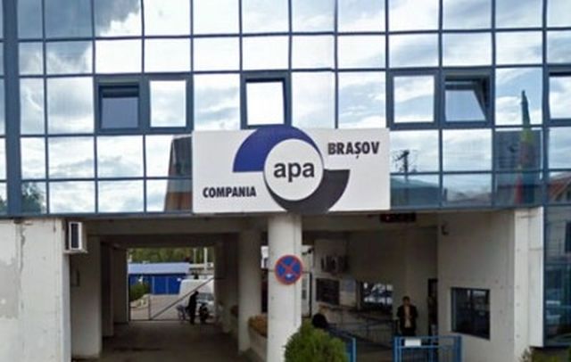 Ei sunt șefii de la Compania Apa Brașov! Un director are un venit de peste 7600 de euro lunar