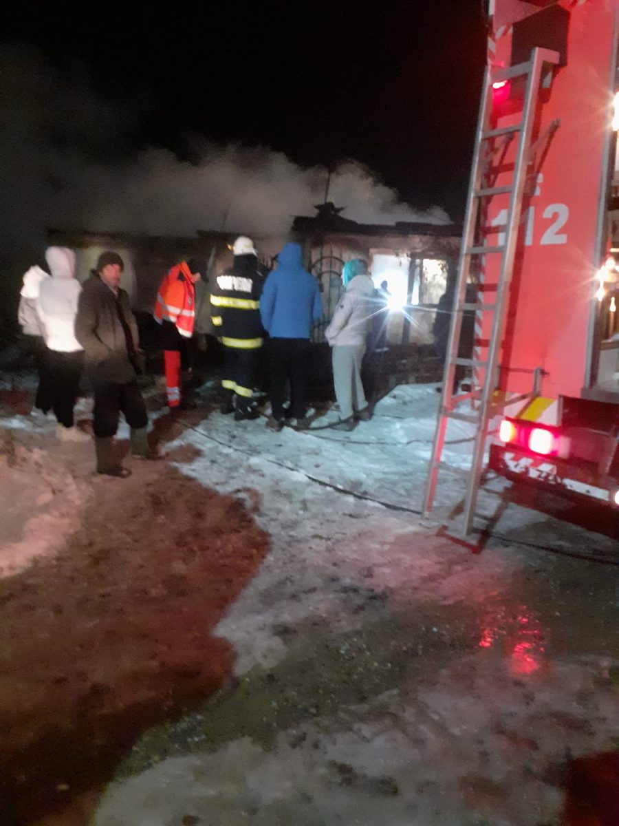 Incendiu puternic în comună Cristești din județul Iași! O persoană a murit în flăcările uriașe – FOTO, VIDEO