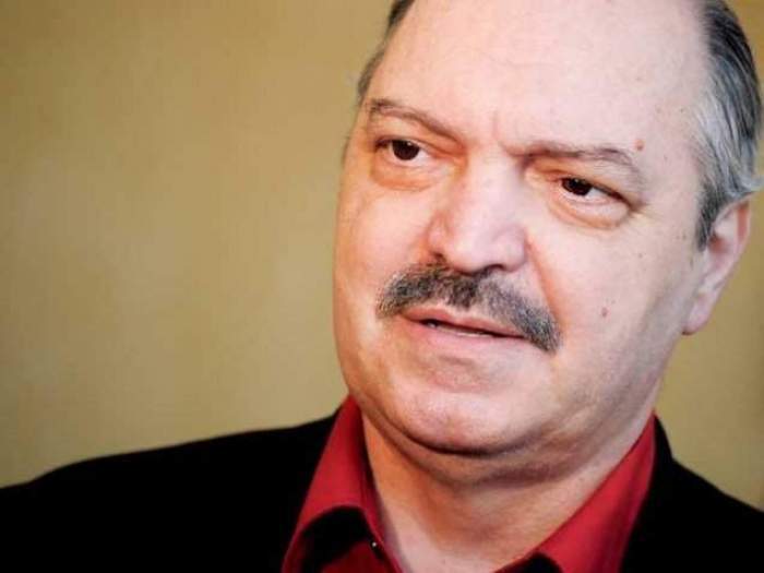 Trupul neînsufleţit al lui Victor Socaciu a fost depus în foaierul Sălii Palatului