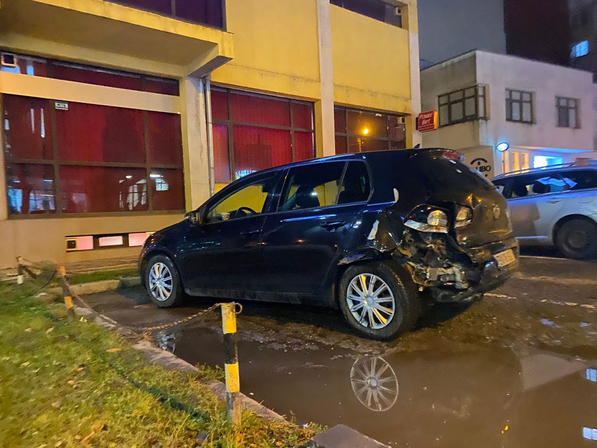 Accident rutier în Podu Roș. Au fost implicate două autoturisme -FOTO