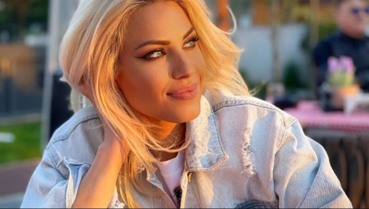 Amna, despre dramele din viața ei. A trecut printr-un divorț urât și a suferit o operație complicată