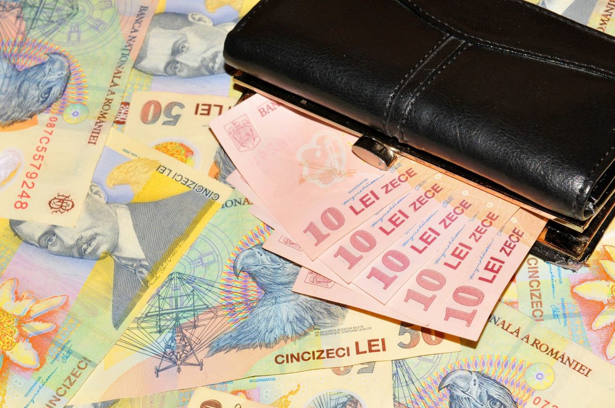 Angajații români pot primi bani în loc de concediu, doar cu o singură condiție. Ce prevede legislația