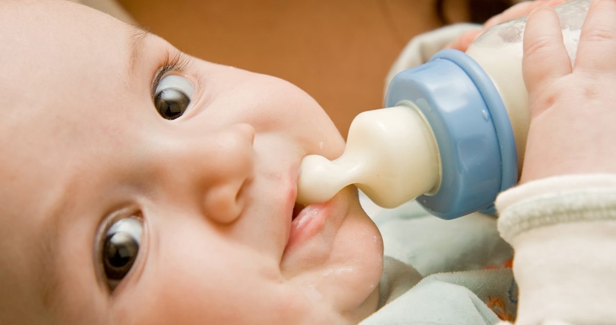 Când poate fi administrat gluconatul de calciu la bebeluși? Iată ce spun medicii pediatri