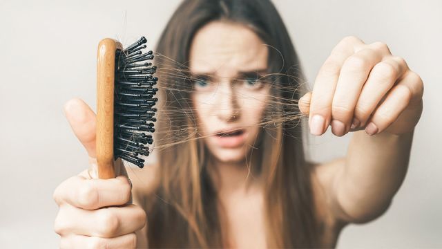 Tratament hormonal pentru căderea părului: Ce să folosești pentru o podoabă capilară bogată