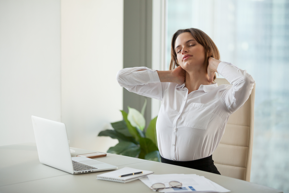 Patru exerciții simple pentru spondiloza cervicală: Te scapă rapid de durere