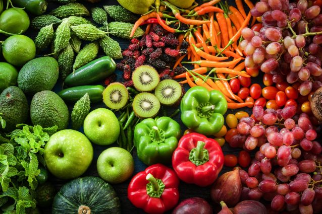 Fructe și legume cu efect anticoagulant. Iată ce trebuie să consumi pentru a preveni apariția cheagurilor de sânge