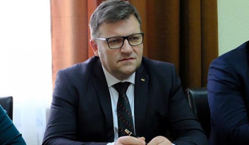 Ministrul Muncii explică dacă sunt bani de pensii, alocaţii şi dacă îngheaţă salariile