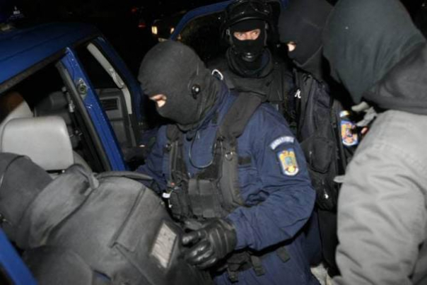 Încă o crimă sângeroasă la Iași! Mascații au intrat în urmă cu puțin timp în locuinţa criminalului (Exclusiv)