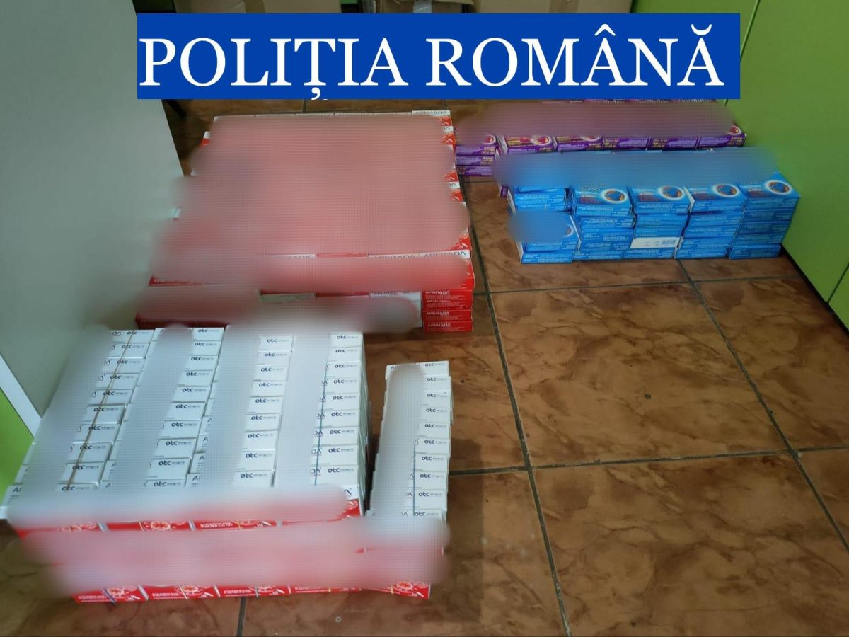 Percheziţii la Iaşi într-un dosar penal. Un bărbat comercializa medicamente fără autorizaţie – FOTO