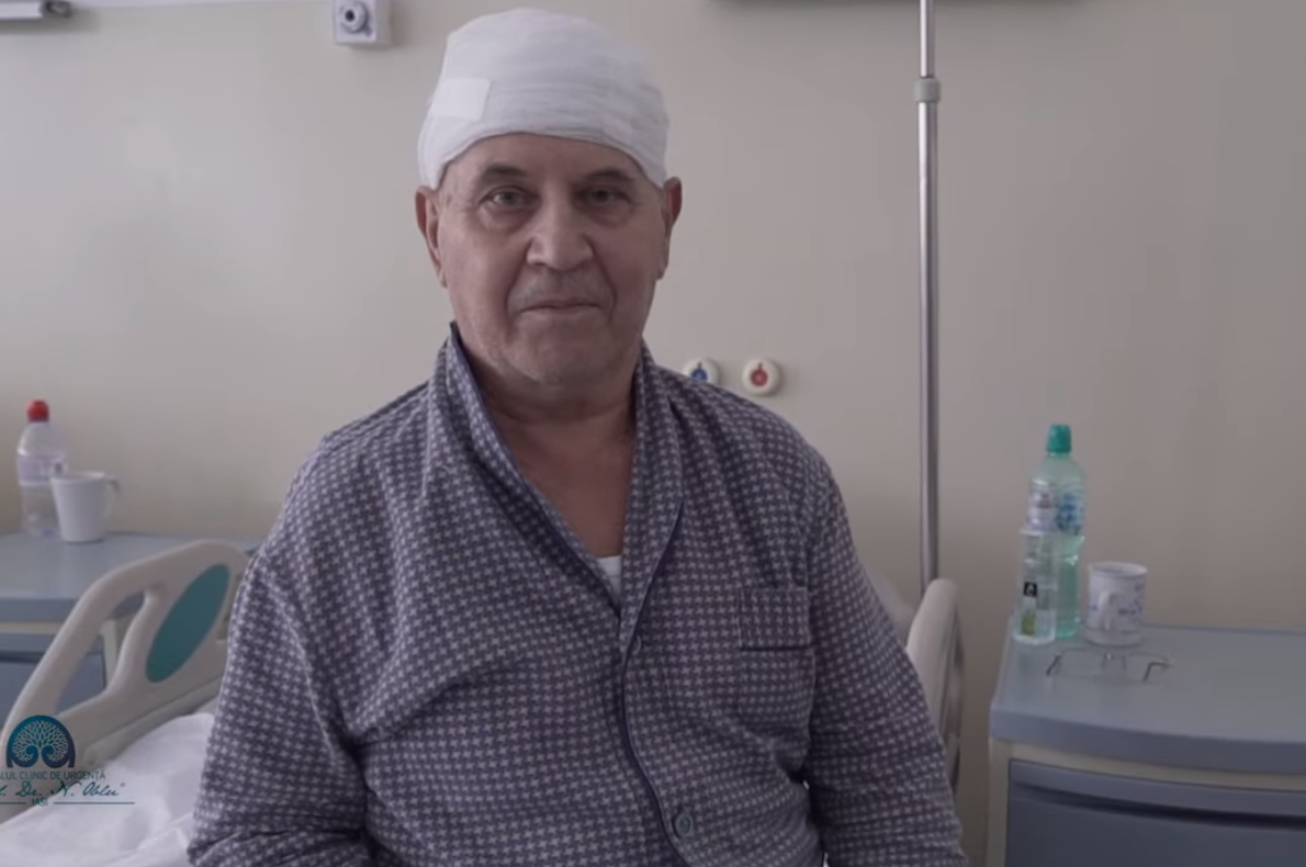 Un pacient din Timişoara, operat de tumoră cerebrală la Spitalul de Neurochirurgie din Iaşi – VIDEO