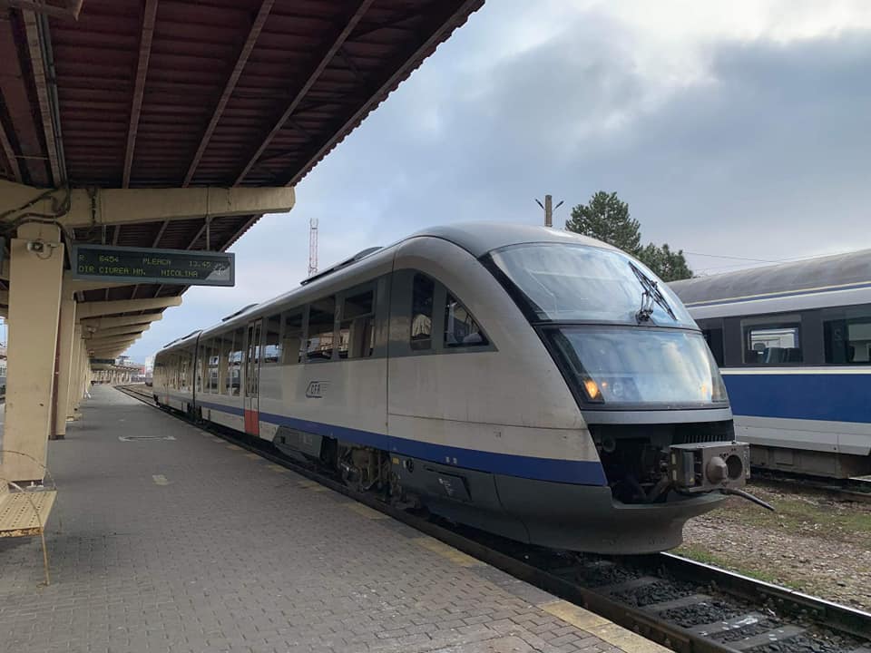 Tren metropolitan în jurul municipiului Iaşi. Orarul mersurilor către gara Ciurea. Puteţi circula cu Săgeata Albastră – FOTO