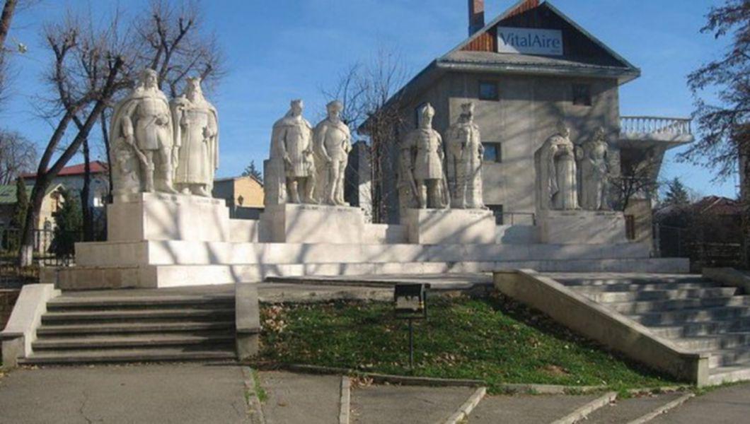 Proiect inedit în municipiul Iași! Statuile din oraș vor vorbi cu cetățenii