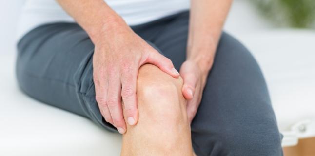 persoanac acre acuza durere de genunchi