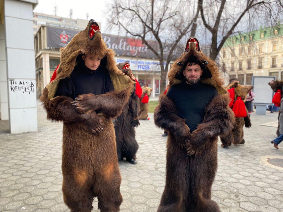 „Dansul urşilor din Comăneşti”, jucat la Iași în premieră – EXCLUSIV FOTO