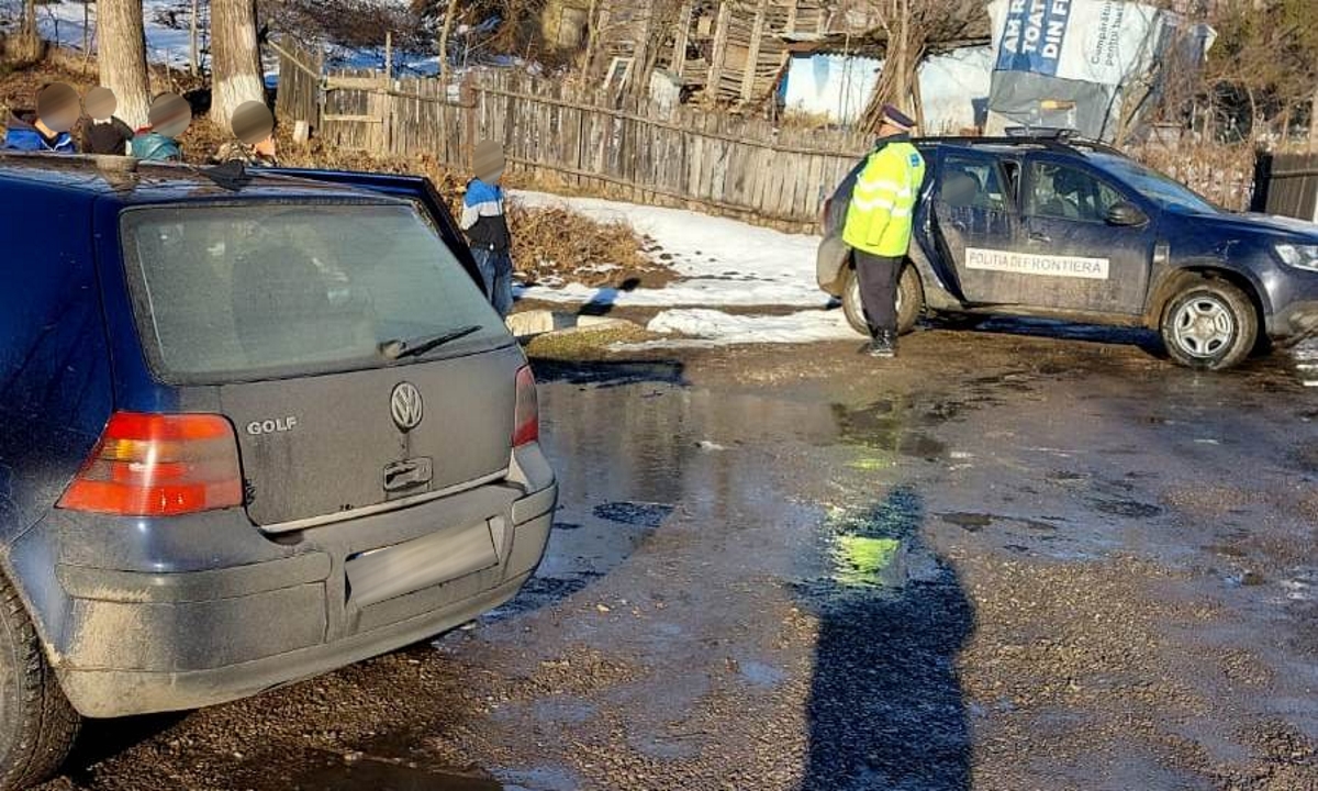 Un tânăr de 19 ani a pierdut permisul de conducere pe care nu l-a avut niciodată. Polițiștii de frontieră din județul Iași l-au depistat – FOTO