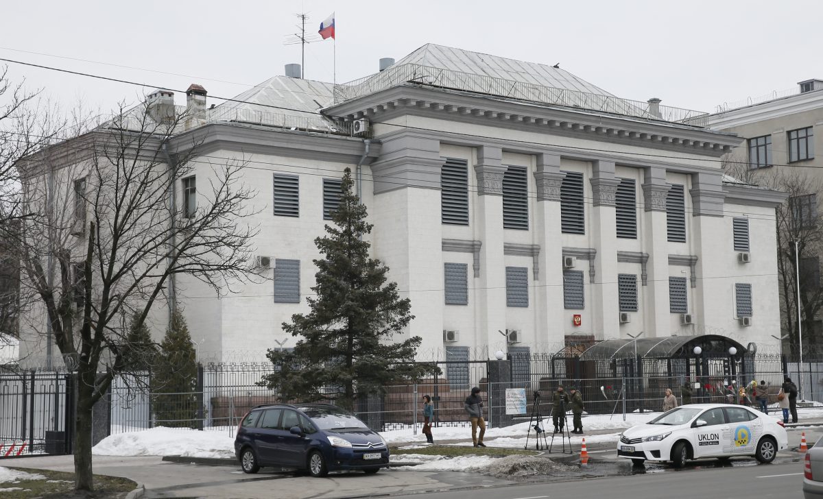 Tensiuni uriașe în Ucraina! Rusia își evacuează diplomații de la Kiev