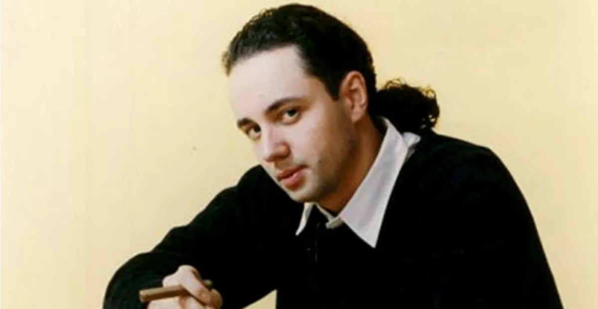 Îl recunoașteți? Este unul dintre cei mai cunoscuți prezentatori din România