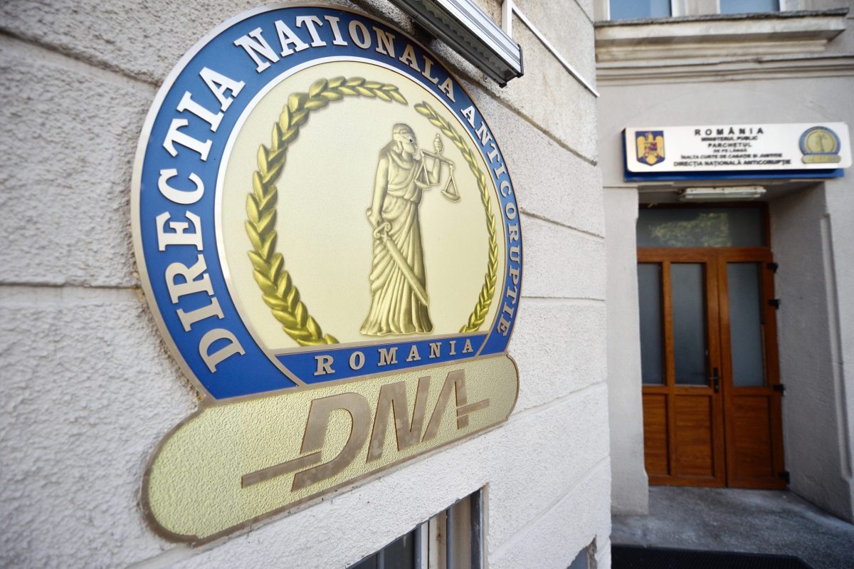 Fostul șofer al lui Cristian Adomniței a fost trimis în judecată de DNA. Șef în cadrul RAR, Dragoș Mandache, acuzat de luare de mită