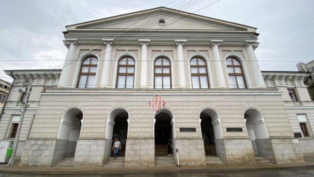 Un profesor universitar cere finanţare pentru reabilitarea Filarmonicii de Stat „Moldova” Iași -FOTO