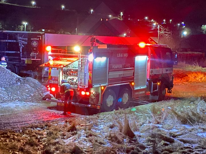 Incendiu în localitatea ieșeană Vânători. Un camion a fost cuprins de flăcări – Exclusiv, Galerie Foto