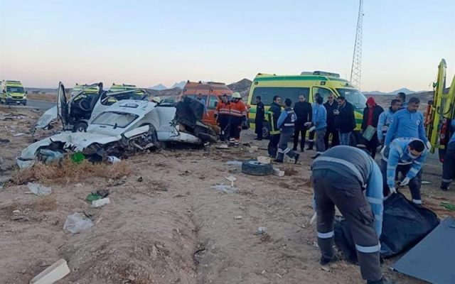 Cel puțin 16 morți într-un accident dintre un microbuz și un autobuz în Egipt