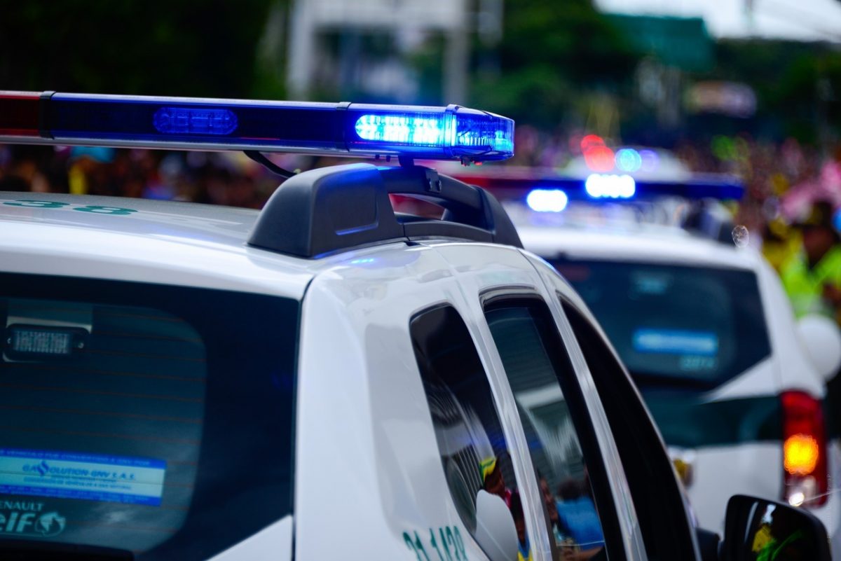 Un șofer de 29 de ani a murit la volan și a accidentat o fetiță, pe trotuar