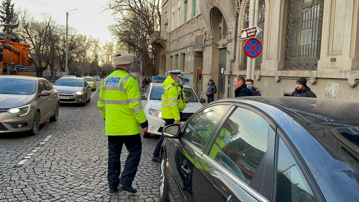 Accident rutier pe strada Cuza Vodă. O fetiţă de 12 ani a fost izbită de o maşină – EXCLUSIV, FOTO, VIDEO, UPDATE