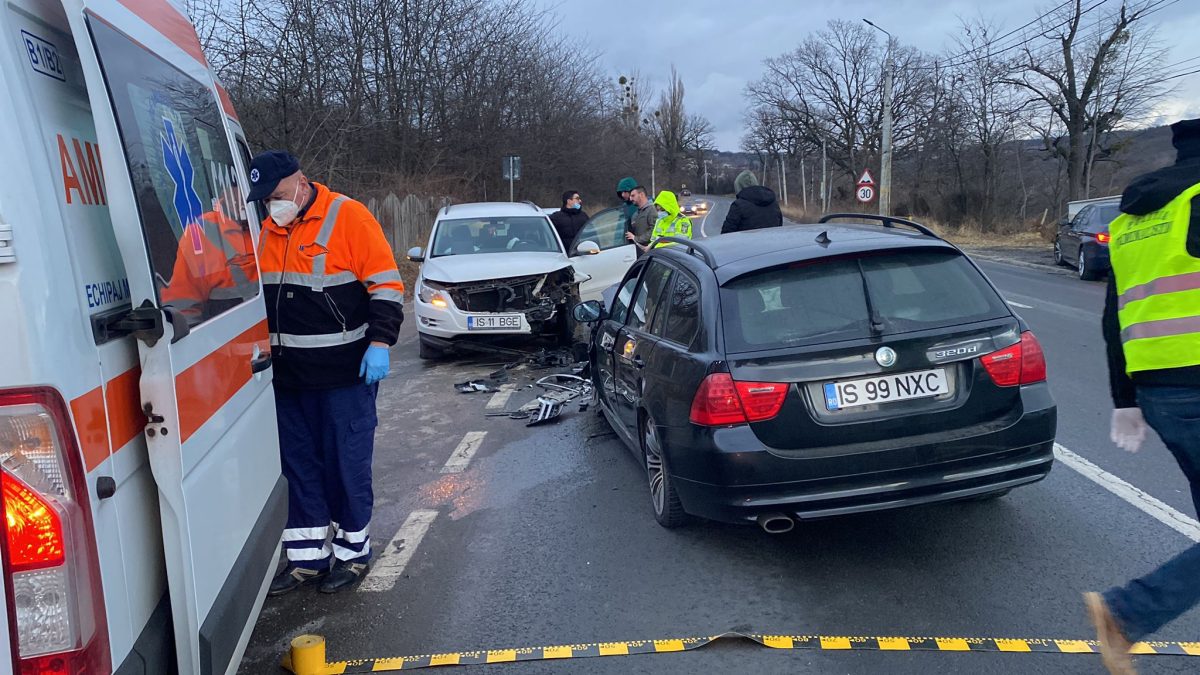 Accident rutier în zona Bucium. Un autoturism marca BMW s-a izbit frontal cu un Volkswagen – EXCLUSIV, GALERIE FOTO, UPDATE, VIDEO