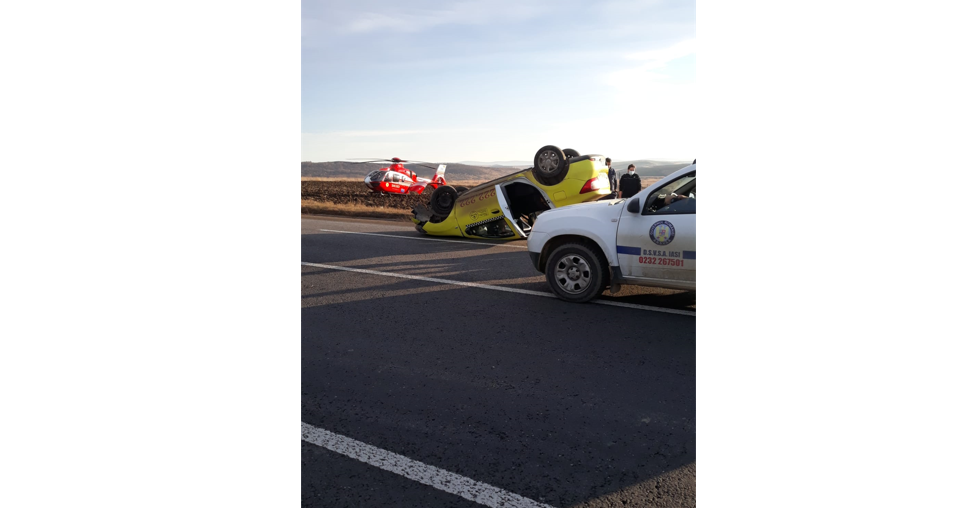 Accident rutier la Sârca. O persoană a fost rănită după ce un taxi s-a răsturnat – EXCLUSIV, FOTO, VIDEO