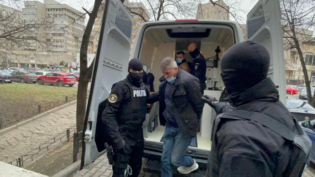 Iată-i pe cei 3 autori ai jafului de la Tomeşti. Au ajuns în fața judecătorilor ieşeni – EXCLUSIV, FOTO