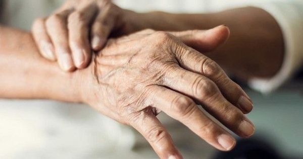 Calmante pentru tremurat: Ce medicamente ne recomandă medicii