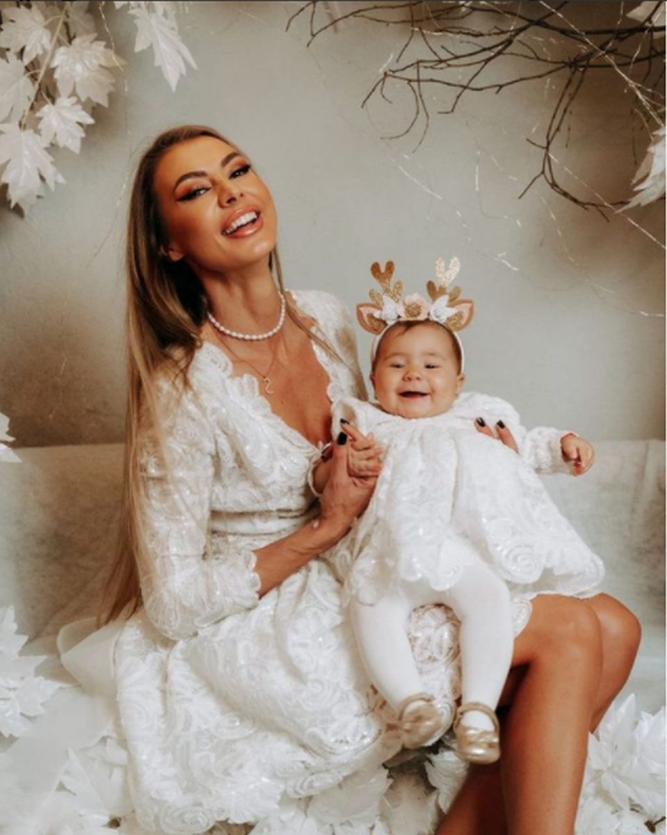 Claudia Neghina arată excepțional după naștere: Cu cine și-a sărbătorit fotomodelul ziua de naștere