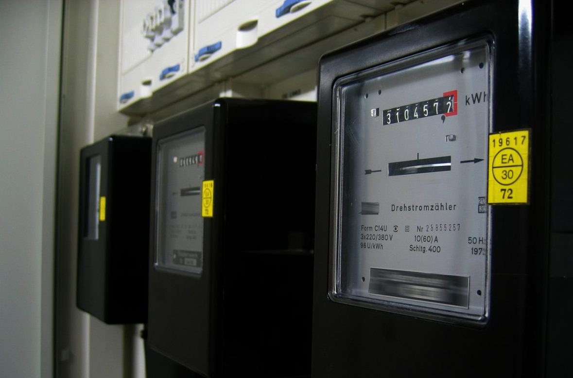 Furnizorii de energie susțin că Guvernul României nu le-a dat banii promiși pentru plafonare