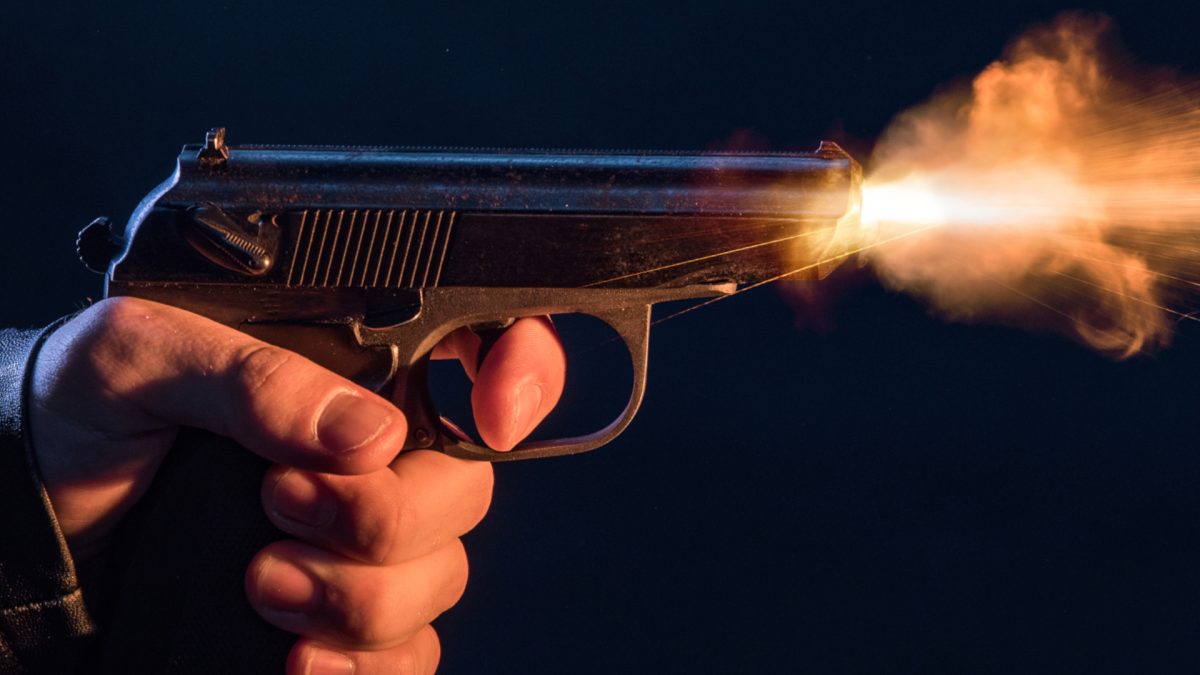 Focuri de armă în Arad! Poliţiştii au folosit armamentul pentru a preveni un furt