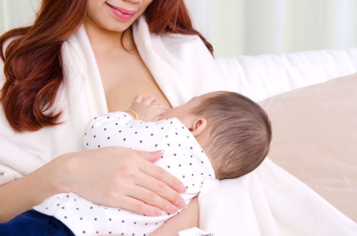 Aspirina oprește lactația? Iată tot ce trebuie să știi despre înțărcarea bebelușului