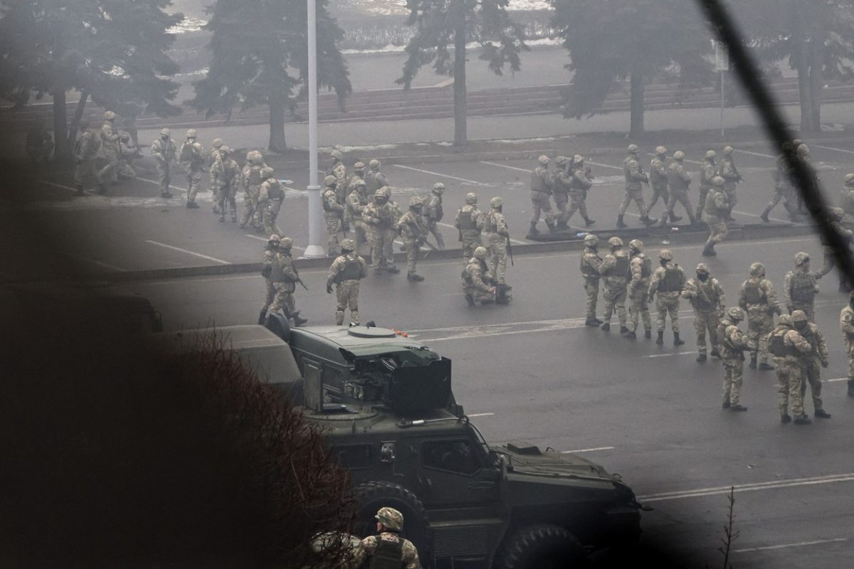 Proteste fără precedent. Trupele din Rusia au ajuns în Kazahstan, după ce ţară a decretat stare de urgenţă – FOTO, VIDEO