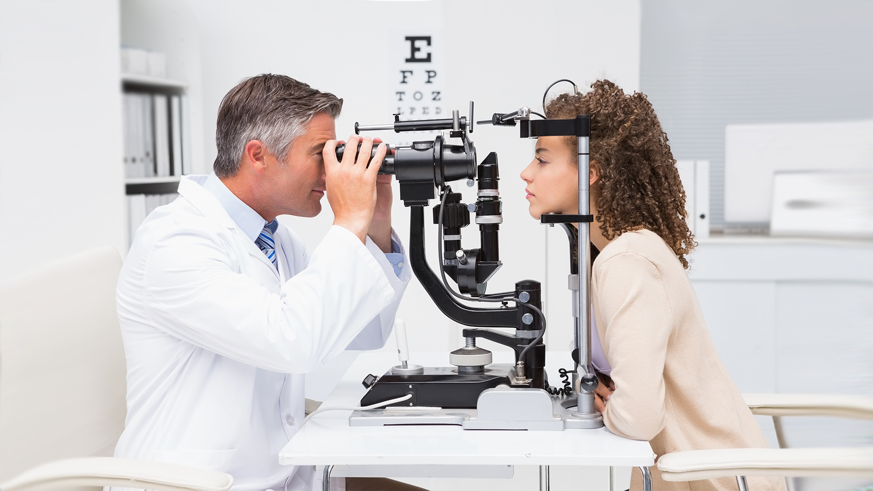 pacient la un consult oftalmologic