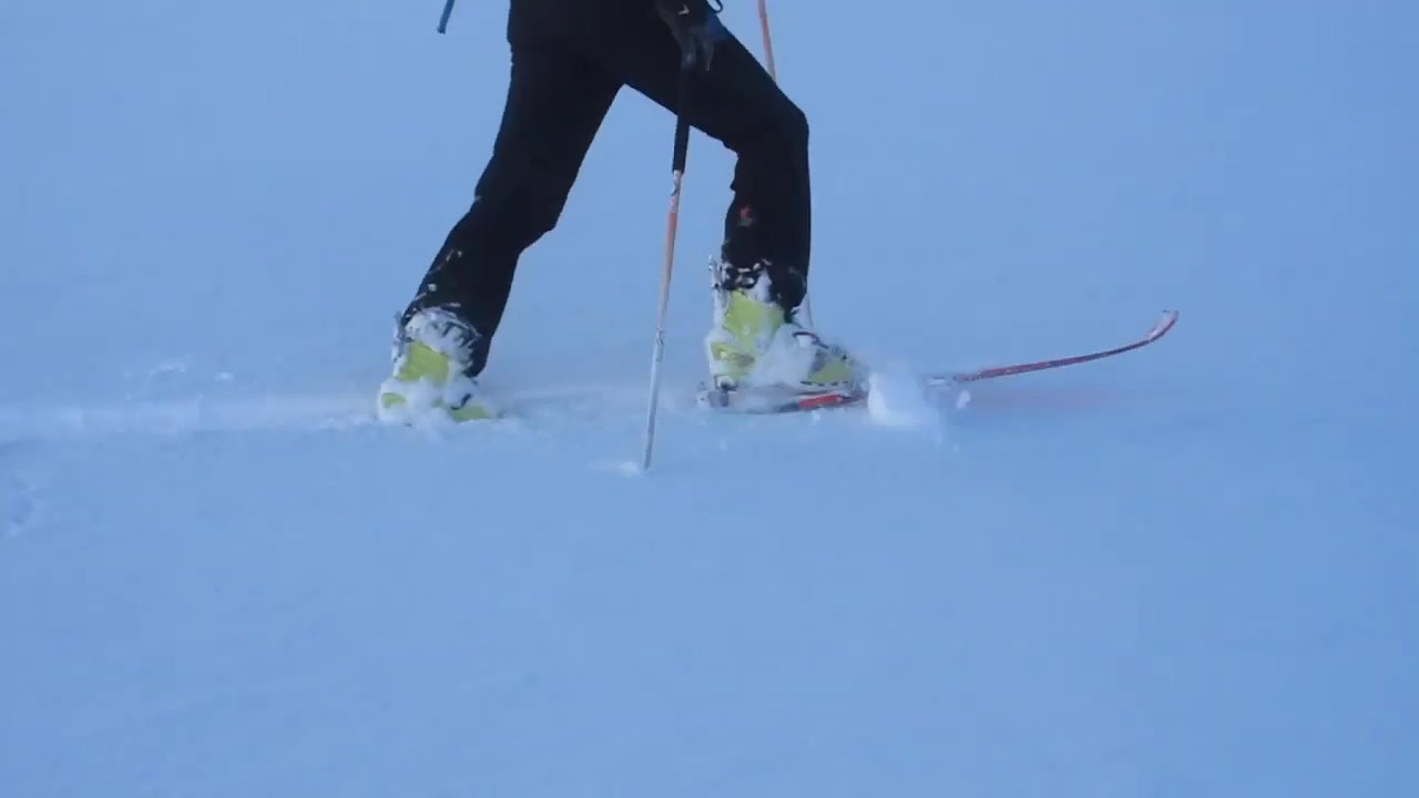 persoana care skiaza