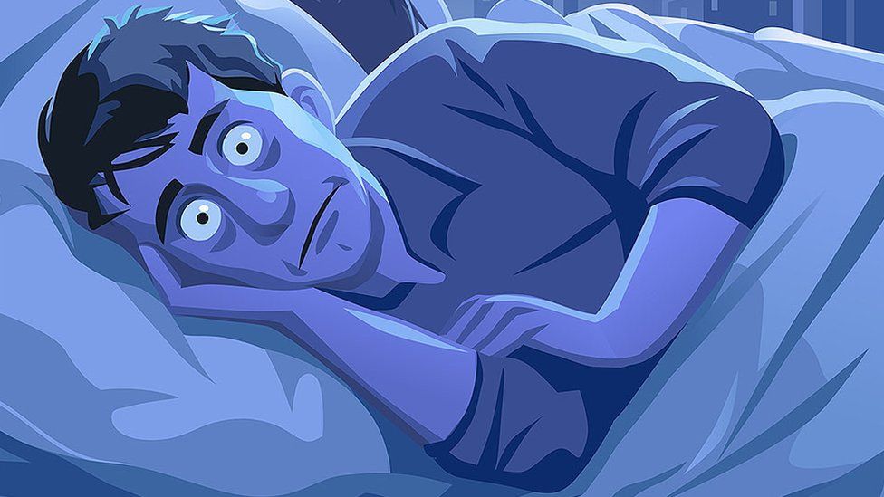 grafica cu un om ce are insomnie din cauza adenomului de prostata