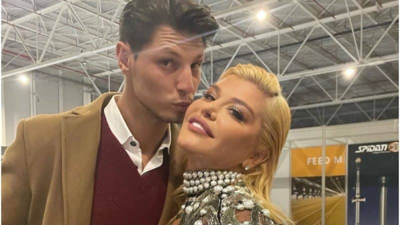Prima reacție a iubitei lui Nick Casciaro, după ce cântărețul a fost „prins” cu Loredana Groza într-un hotel din Poiana Brașov: „Așa ești tu” 