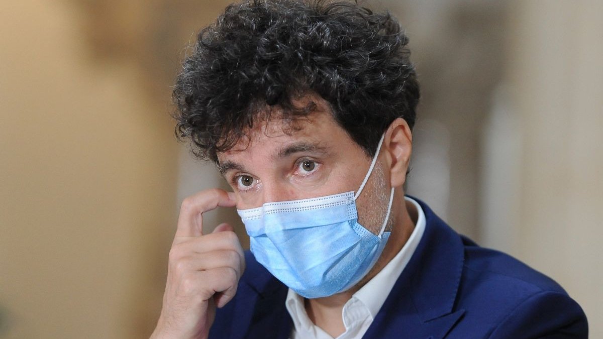 Primarul Nicușor Dan critică şi refuză negocierile cu şoferii STB care au intrat în grevă. Angajații ar putea fi demişi: „Să înţeleagă că nu ne jucăm!”