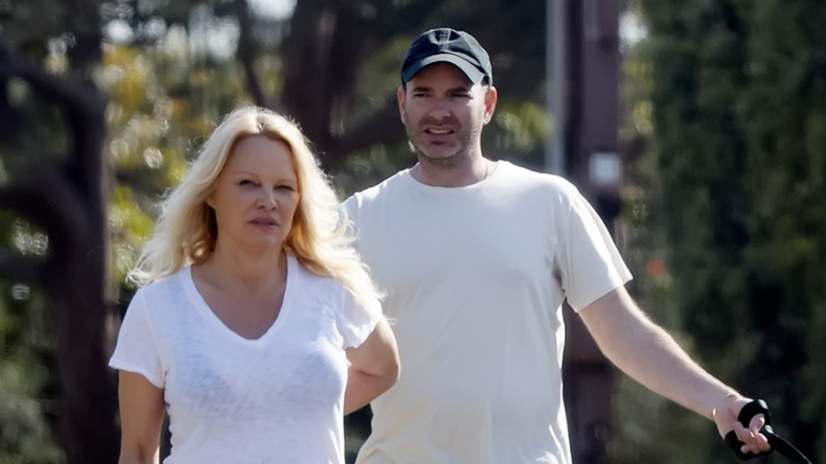 Pamela Anderson divorțează de al cincilea soț. Ce și-a dat seama că-i lipsește bărbatului după un an de căsnicie