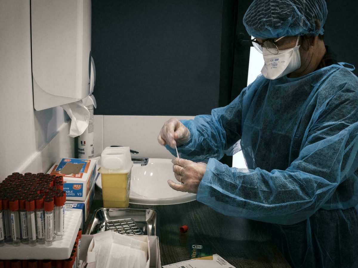 Subvarianta BA.2 a Omicron este foarte contagioasă, susțin specialiștii