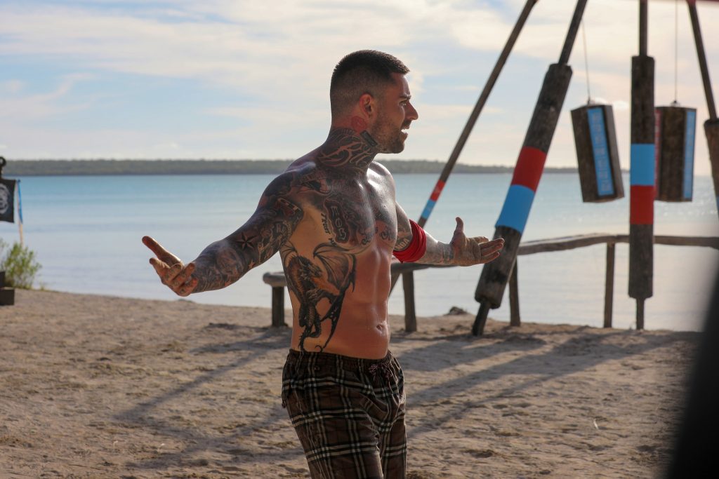 Ce afaceri are Tiberiu Iordache, cunoscut ca TJ Miles. Puțină lume știe că tatuatul vlogger are și un service auto