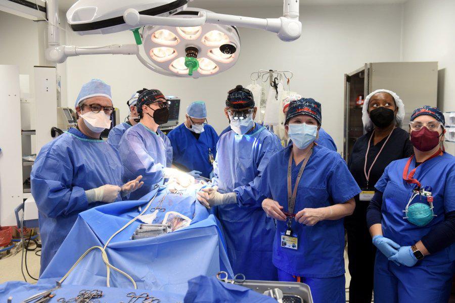 Transplantul de inimă de la porc la om. Medicul Răzvan Iacob a oferit explicații despre operația unică în lume