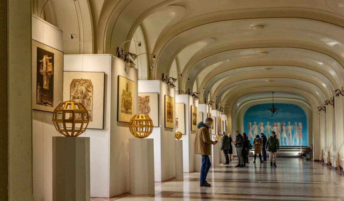 Imagini de la vernisajul ediției 2022 a proiectului expozițional al artistului Cristian N. Ungureanu, prorector al UNAGE Iași – FOTO