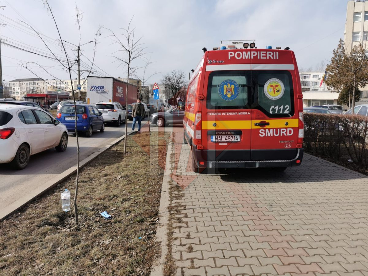Accident rutier pe Calea Chișinăului. Persoană în stare de inconștiență, după ce a căzut de pe trotinetă – EXCLUSIV