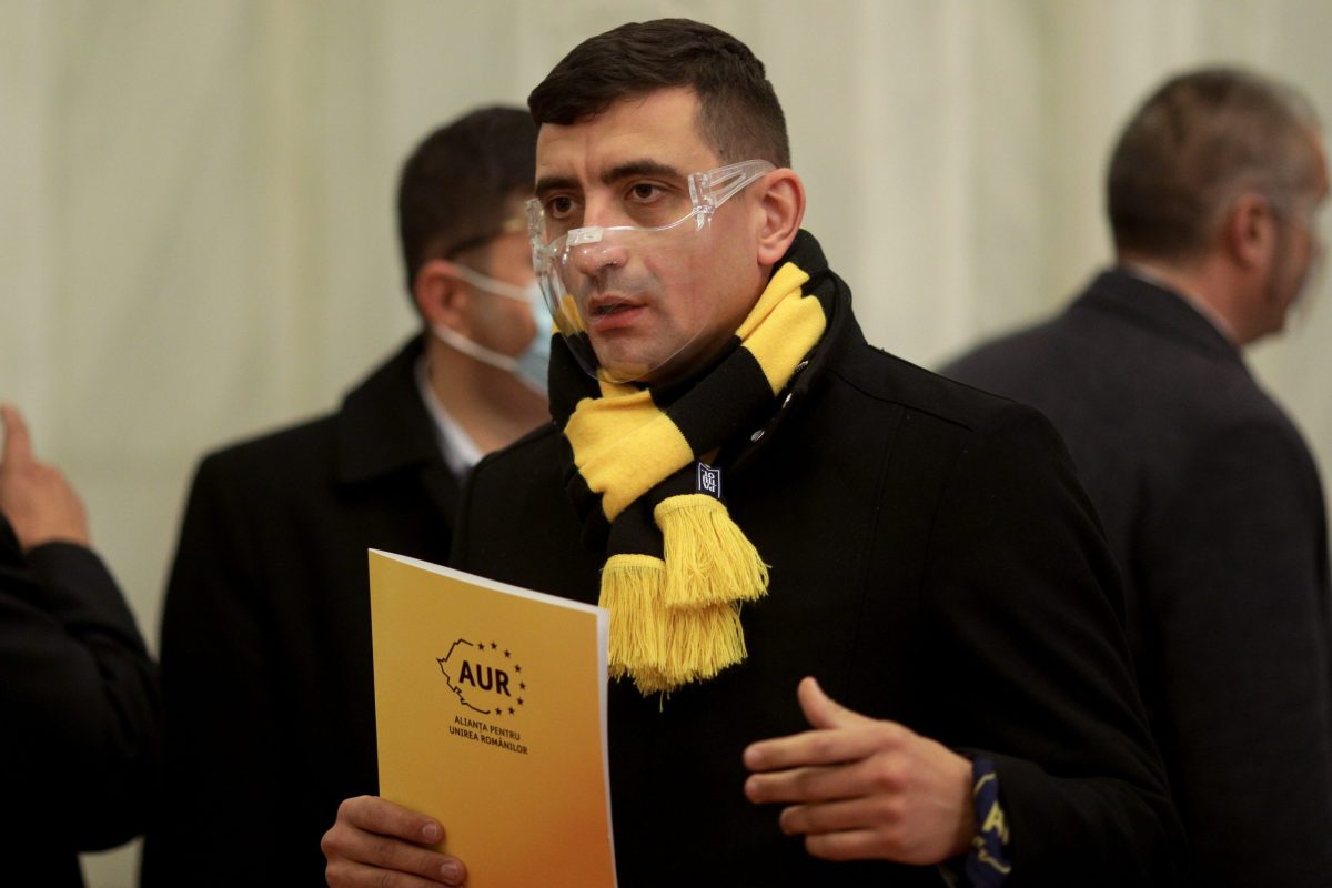 George Simion amenință cu filmări din birouri dacă va fi interzis live-ul în Parlament