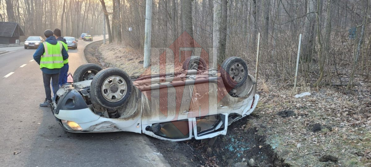 La un pas de tragedie după ce o maşină s-a răsturnat într-o curbă la Ciric, în municipiul Iași – EXCLUSIV/FOTO, VIDEO