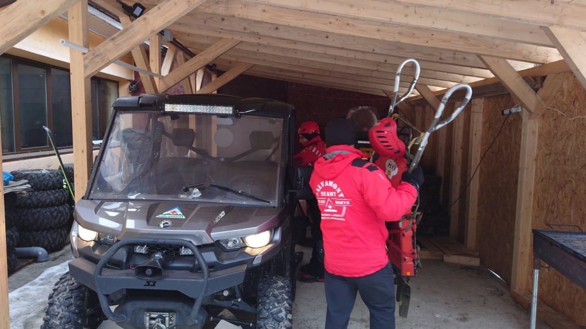 Alertă în județul Neamț! Câțiva tineri din Iași s-au pierdut, după ce s-au aventurat pe un traseu montan